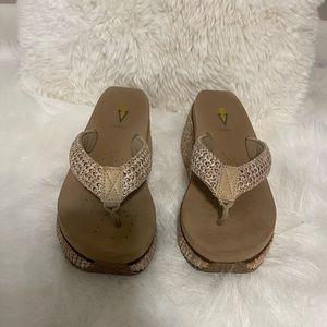 Volatile sandals size 6